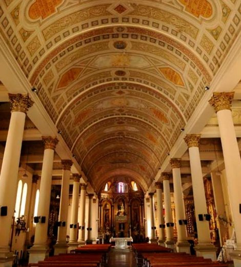 Decoraciones en la Iglesia Catedral Nuestra Señora de Loreto